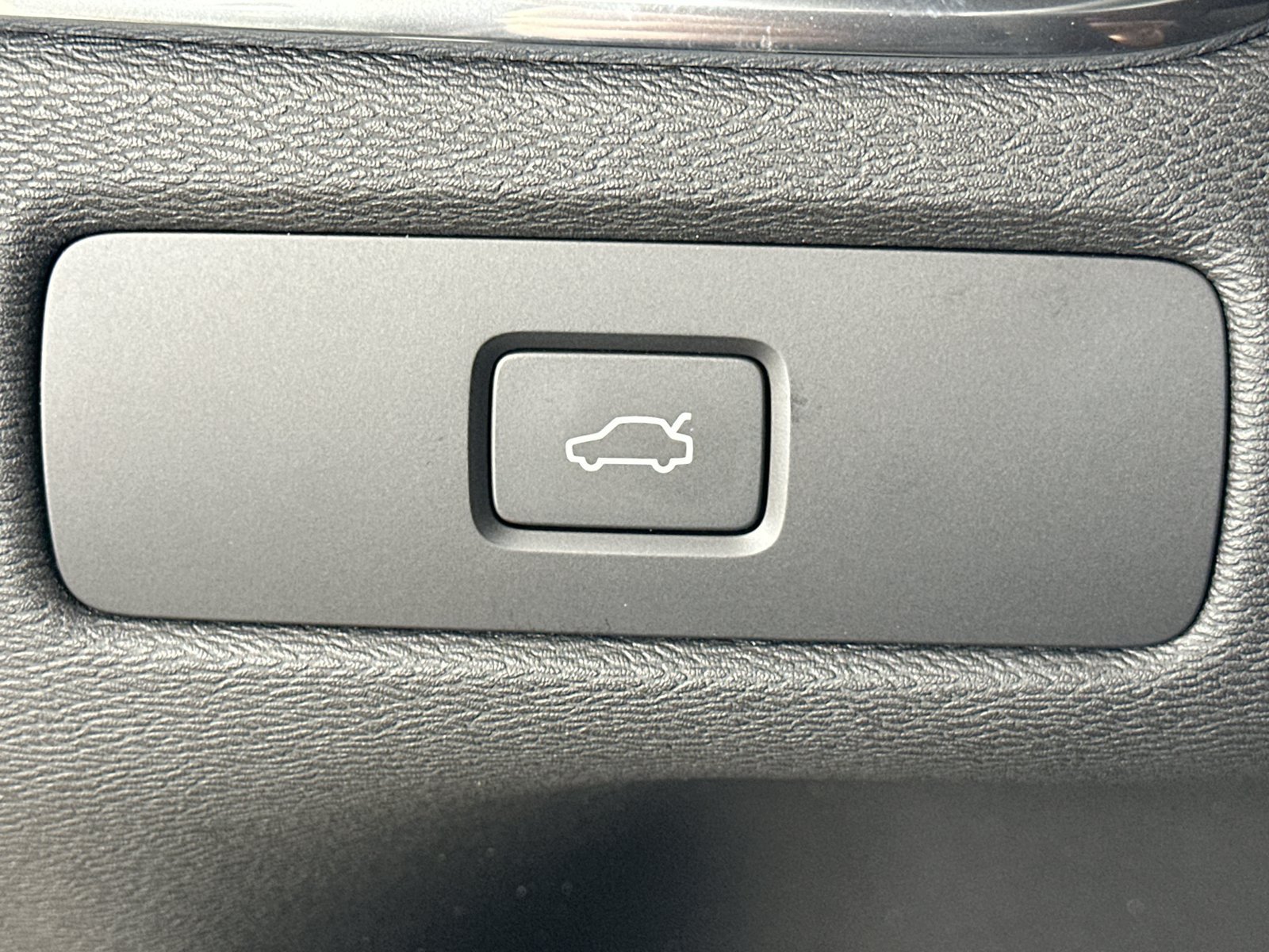 New 2027 Volvo XC60 B5 Plus AWD/4WD image 26