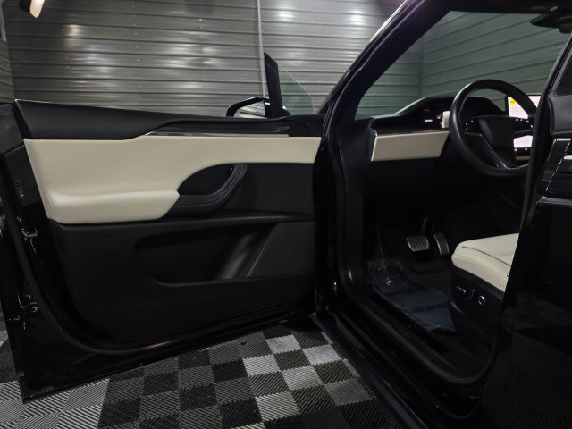 Used 2023 Tesla Model X Plaid image 37