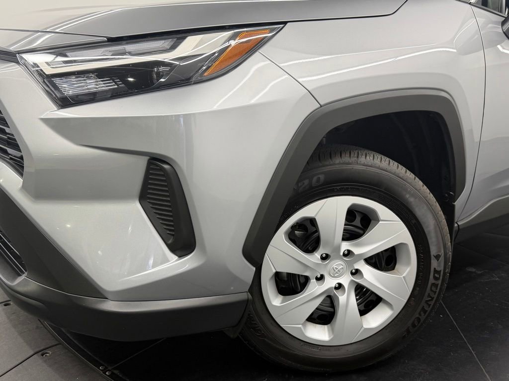 Certified 2025 Toyota RAV4 LE FWD image 5