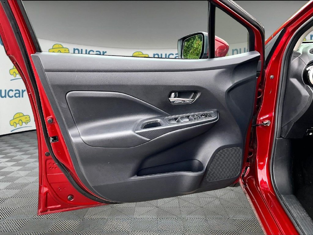 Used 2025 Nissan Versa SV FWD image 9