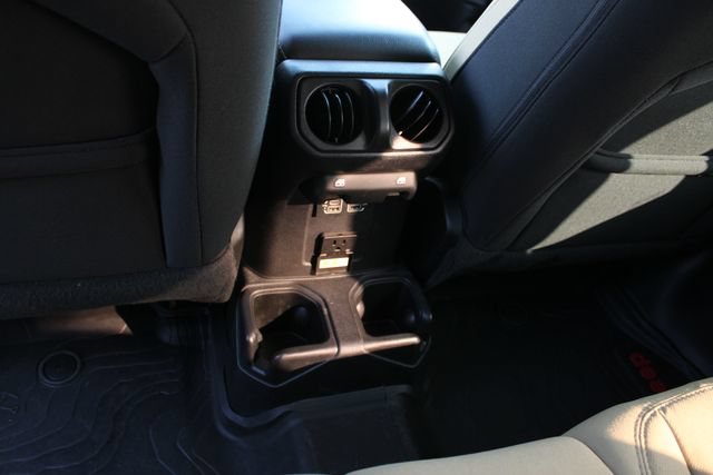Used 2020 Jeep Wrangler Unlimited Sahara AWD/4WD image 24