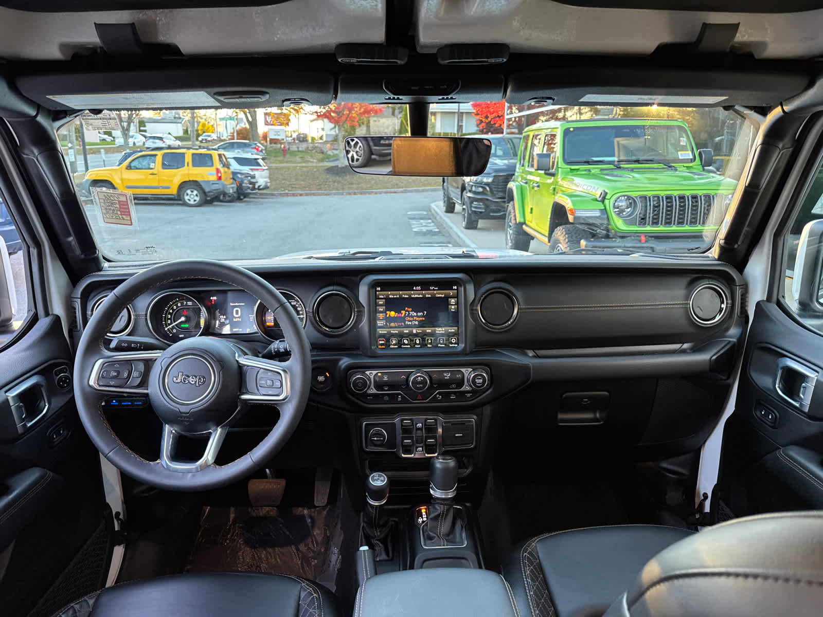 Used 2023 Jeep Wrangler Unlimited Sahara image 32