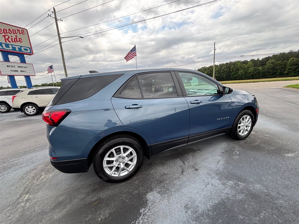 Used 2024 Chevrolet Equinox LS w/ LS Convenience Package FWD image 28