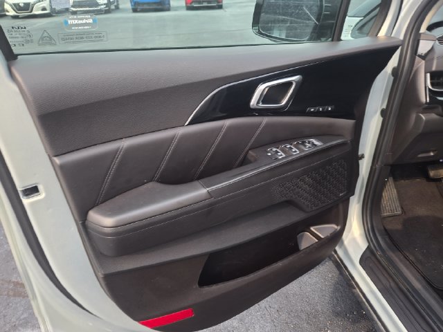 Used 2025 Kia Carnival SX Prestige FWD image 25