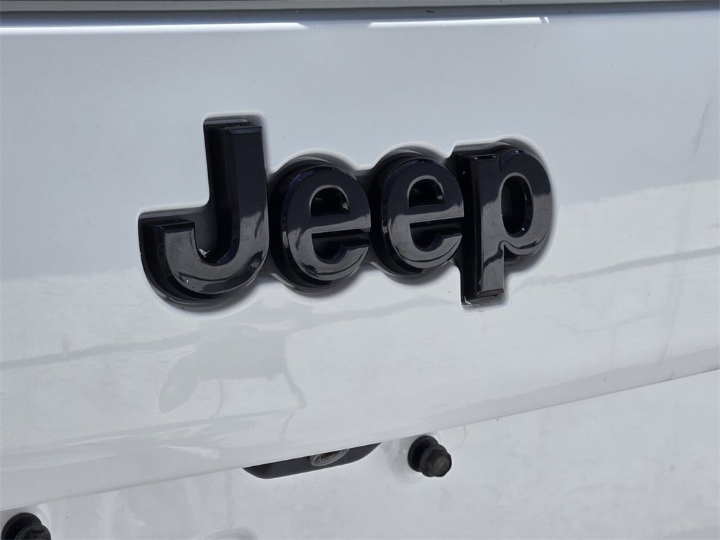 Used 2020 Jeep Cherokee Latitude Plus image 9