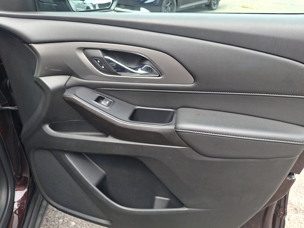 Used 2023 Chevrolet Traverse LT AWD/4WD image 14