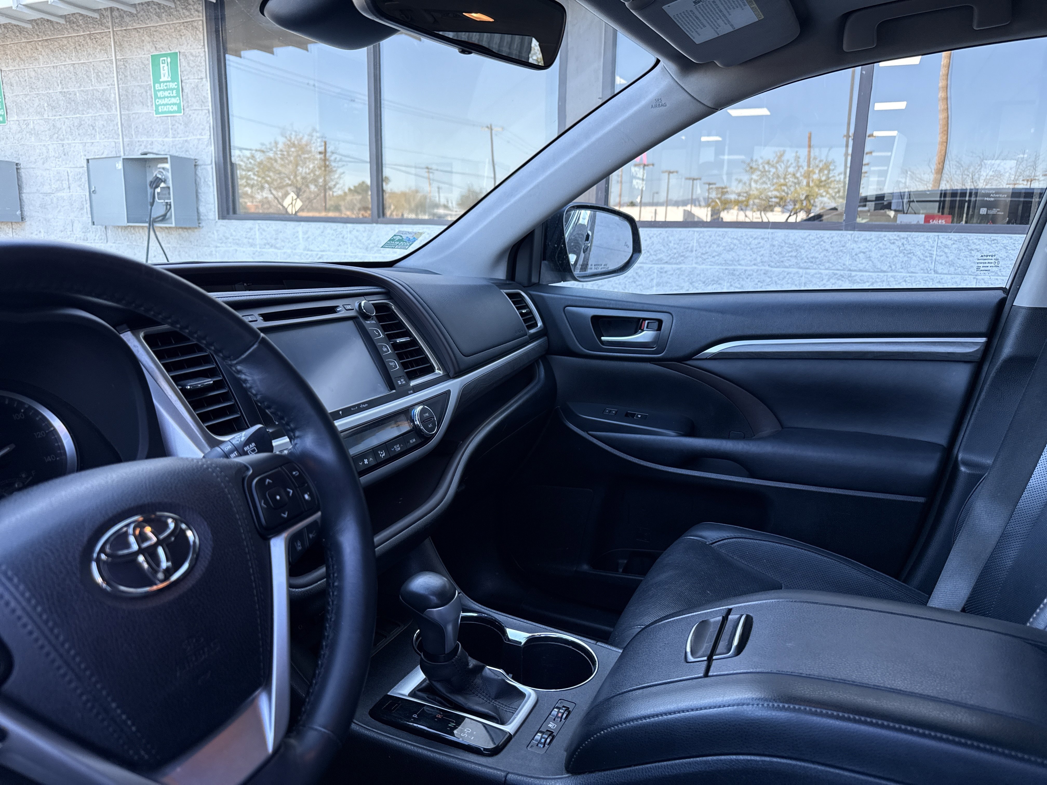 Used 2017 Toyota Highlander Limited image 15