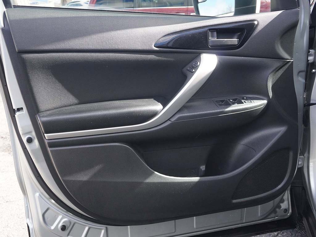 Used 2024 Mitsubishi Eclipse Cross ES image 16