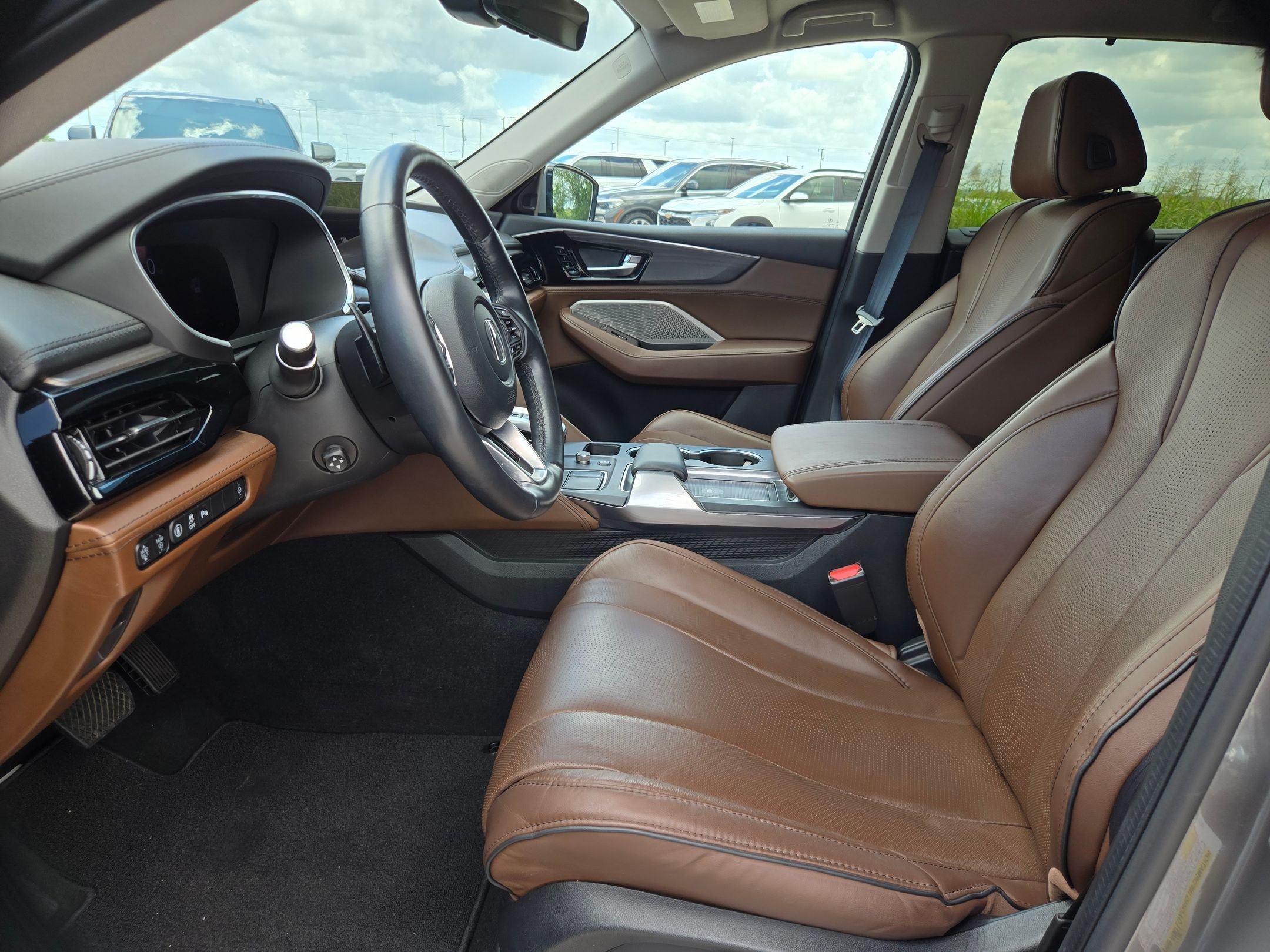 Used 2023 Acura MDX SH-AWD w/ Advance Package image 9