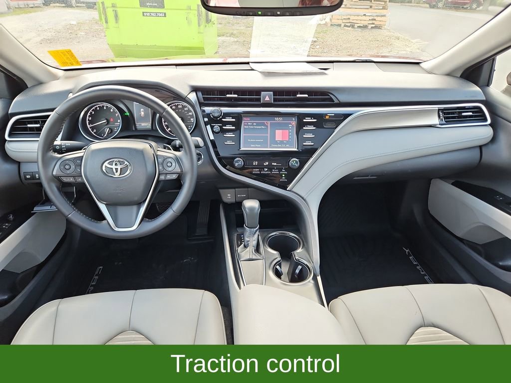 Used 2018 Toyota Camry SE w/ Moonroof Package image 9