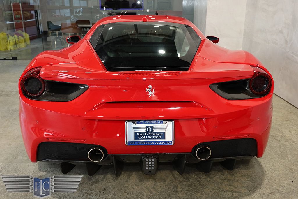Used 2018 Ferrari 488 GTB RWD image 8