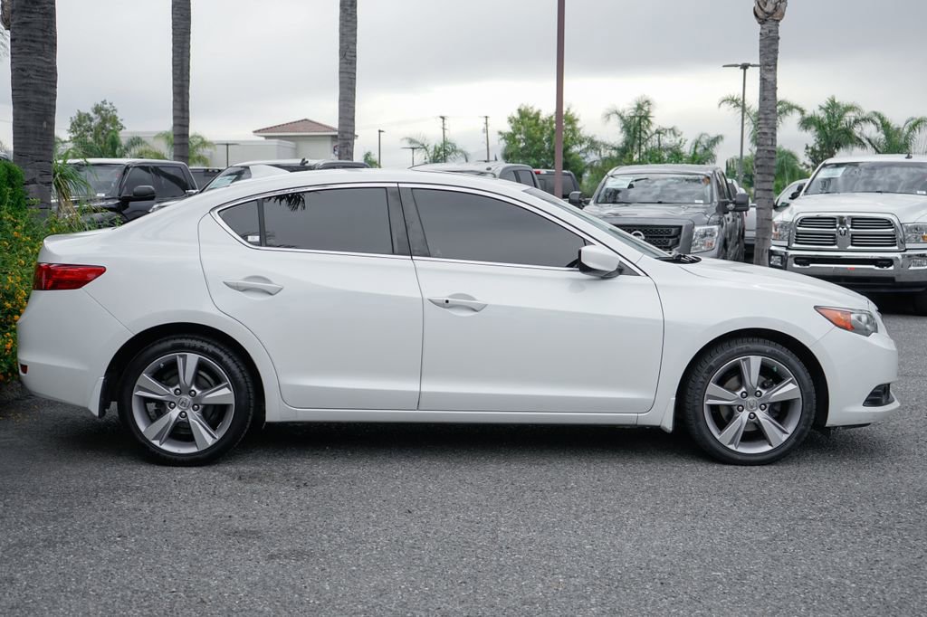 Used 2013 Acura ILX w/ Premium Package image 10