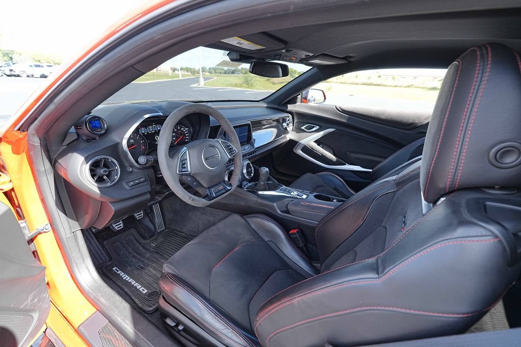 Used 2019 Chevrolet Camaro ZL1 RWD image 20