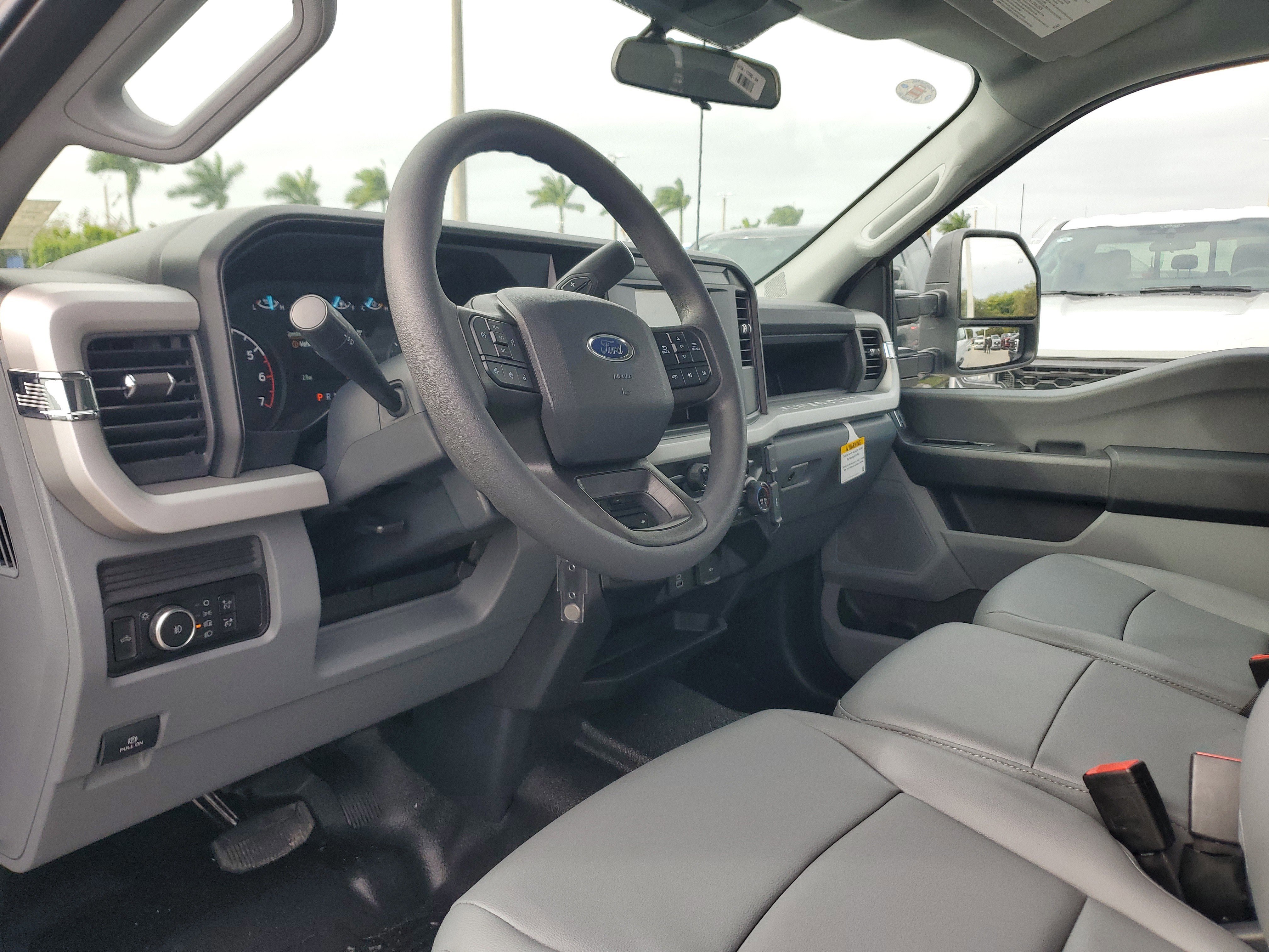 New 2026 Ford F250 XL w/ XL Chrome Package image 10