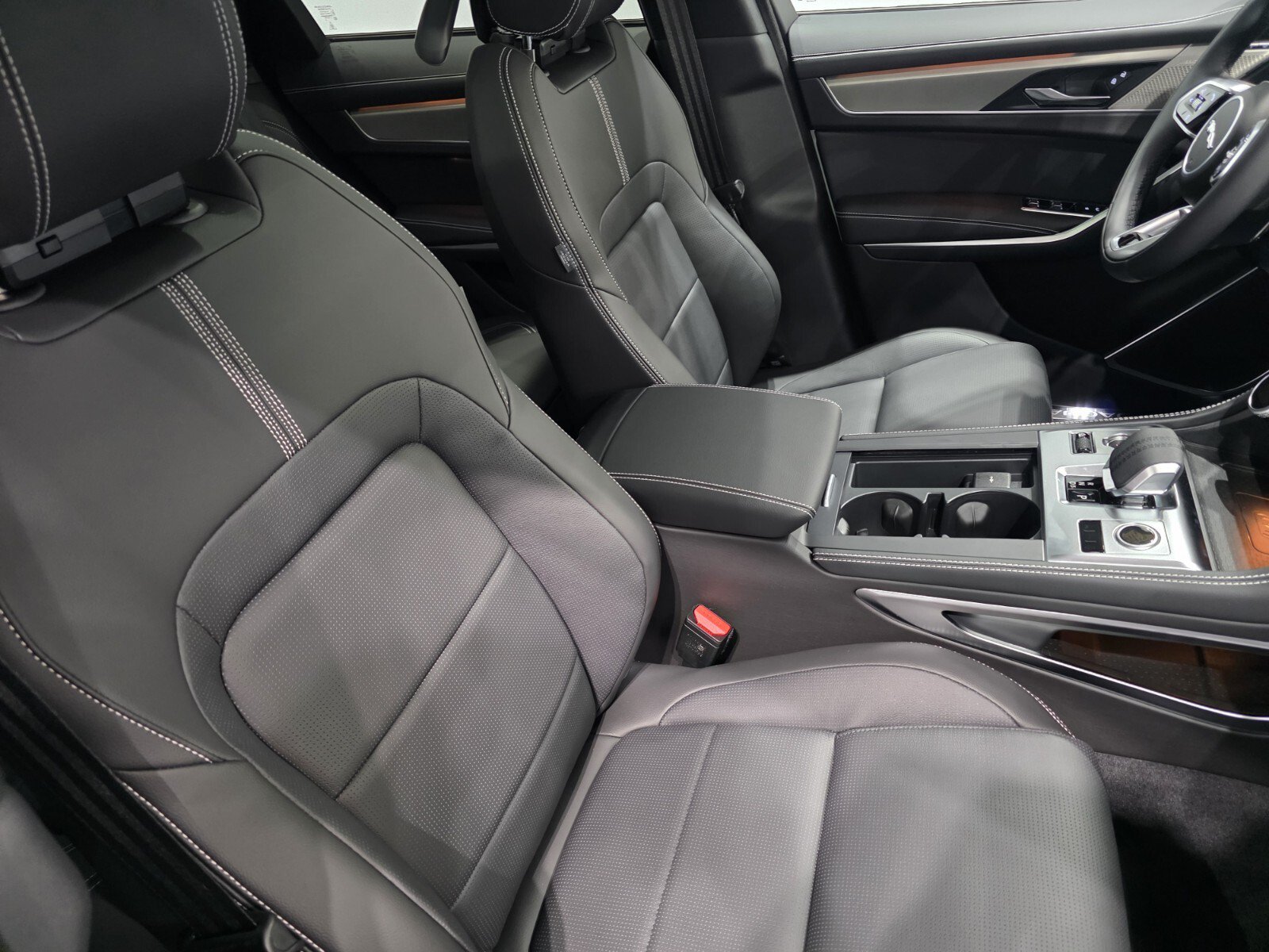New 2026 Jaguar F-PACE R-Dynamic S AWD/4WD image 22