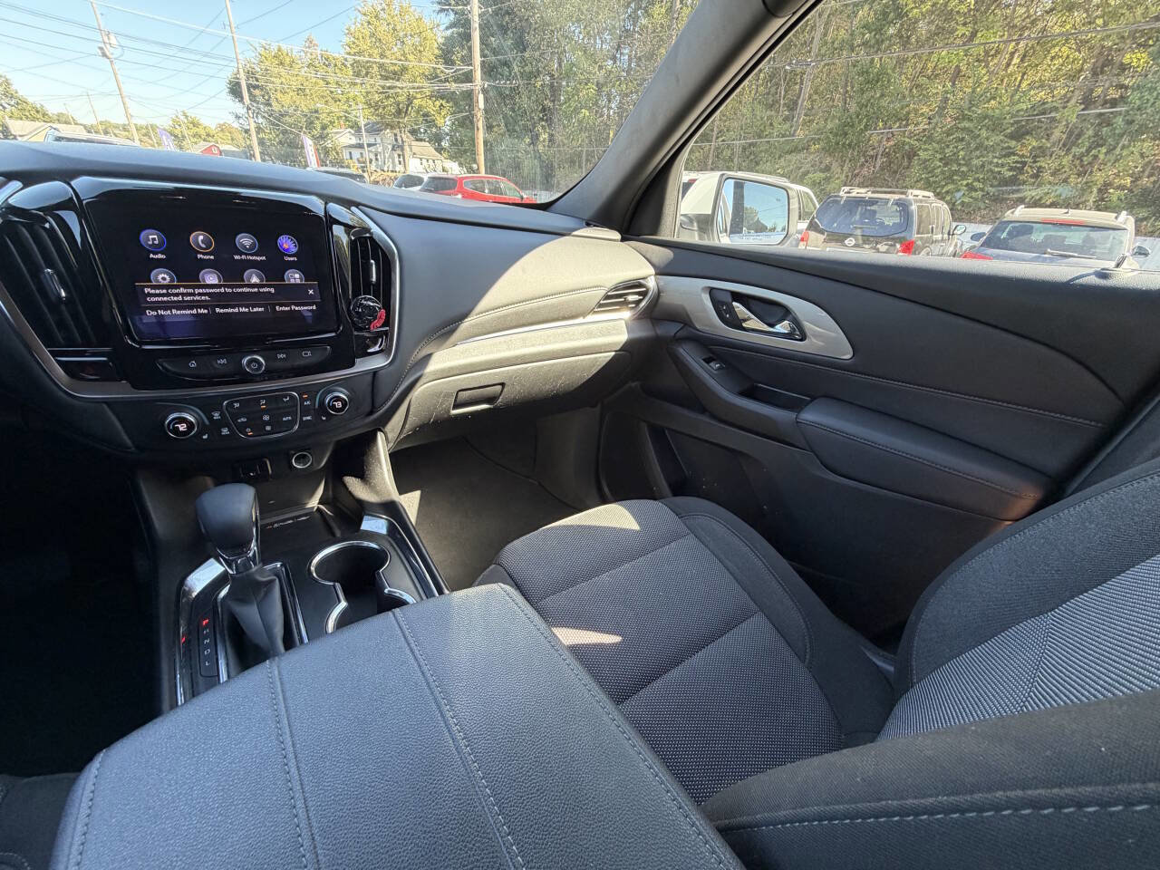 Used 2023 Chevrolet Traverse LT image 19