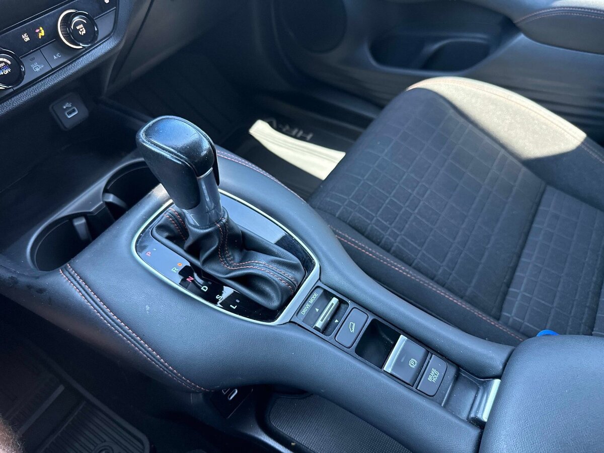 Certified 2025 Honda HR-V Sport image 22