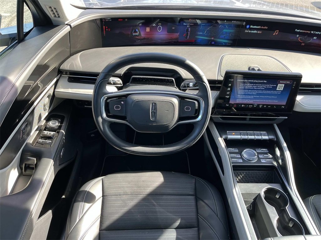 Used 2025 Lincoln Nautilus Reserve image 14