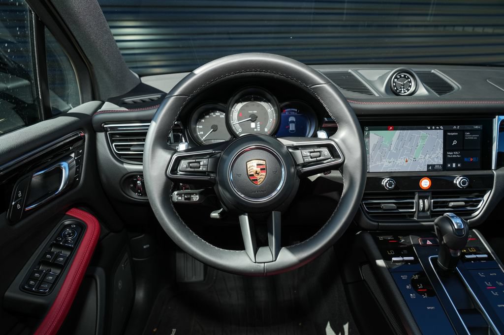 Certified 2026 Porsche Macan AWD/4WD image 29