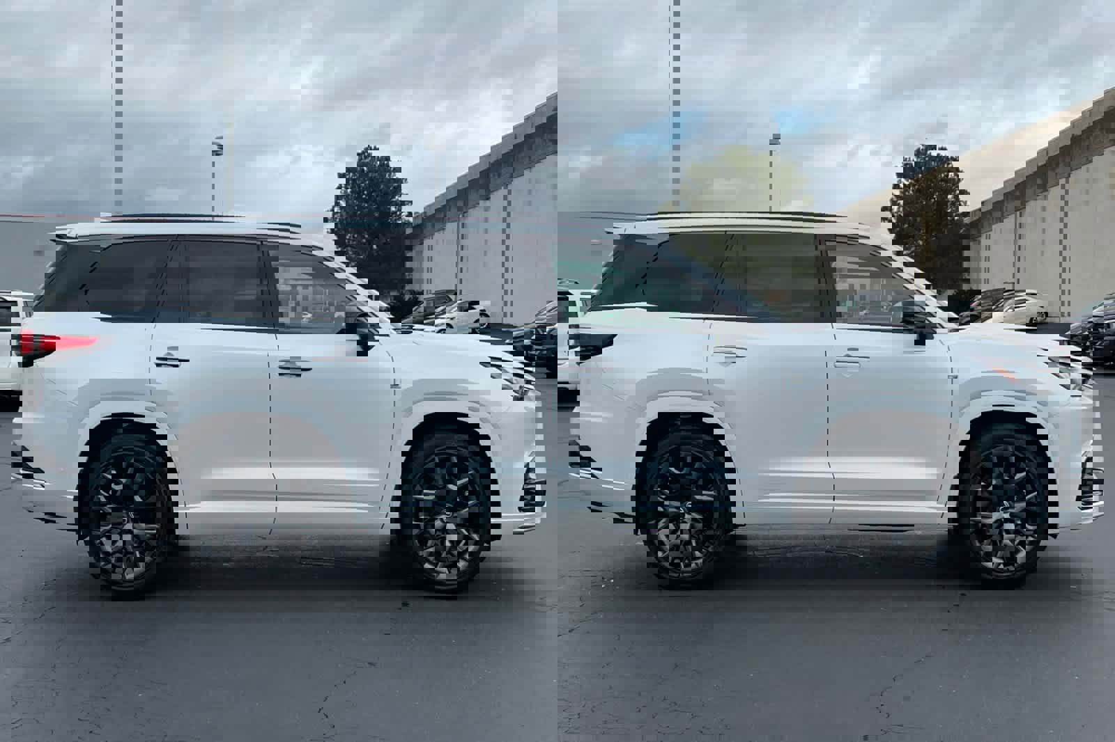 New 2026 Lexus TX 500h AWD image 6