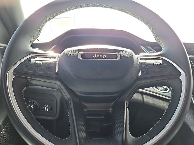 Used 2023 Jeep Grand Cherokee L Laredo image 19