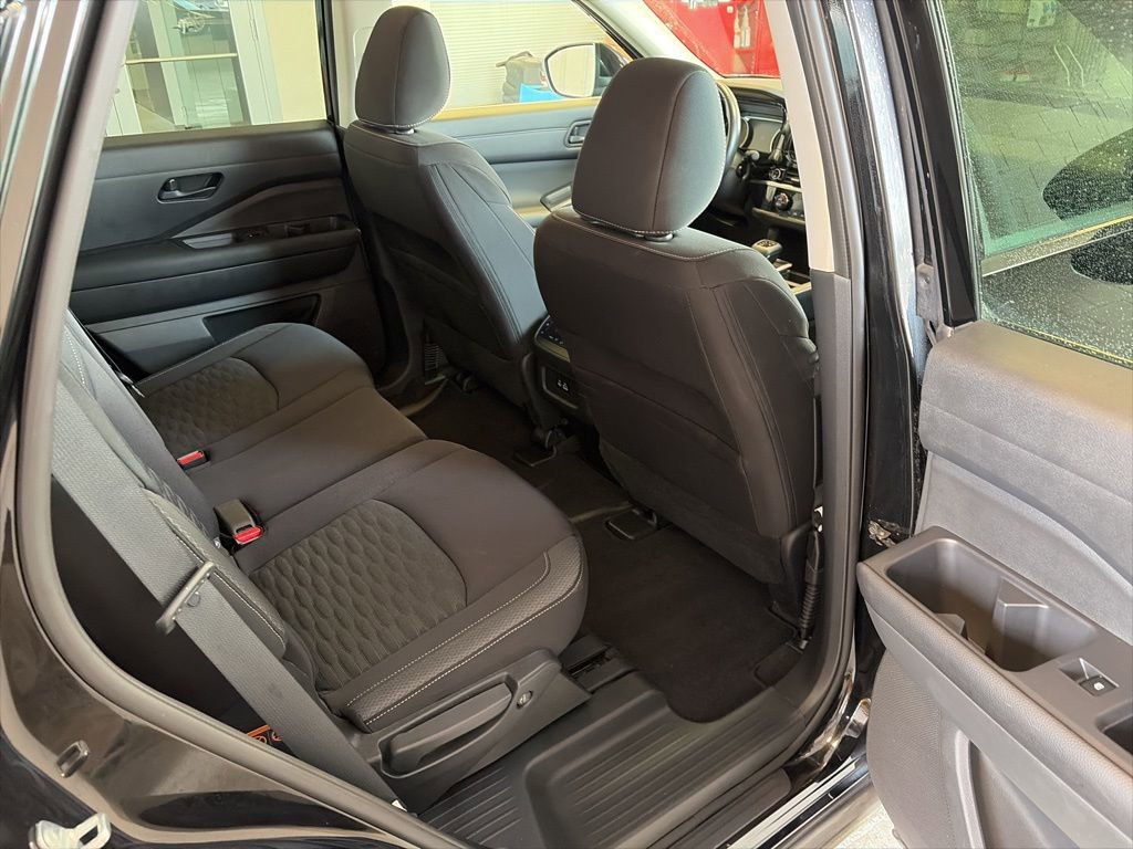 Used 2023 Nissan Pathfinder SV w/ Cargo Package image 22