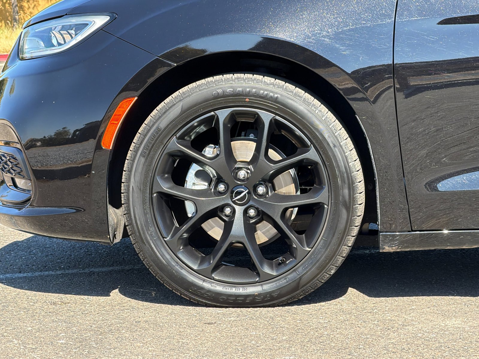Used 2025 Chrysler Pacifica Limited FWD image 26