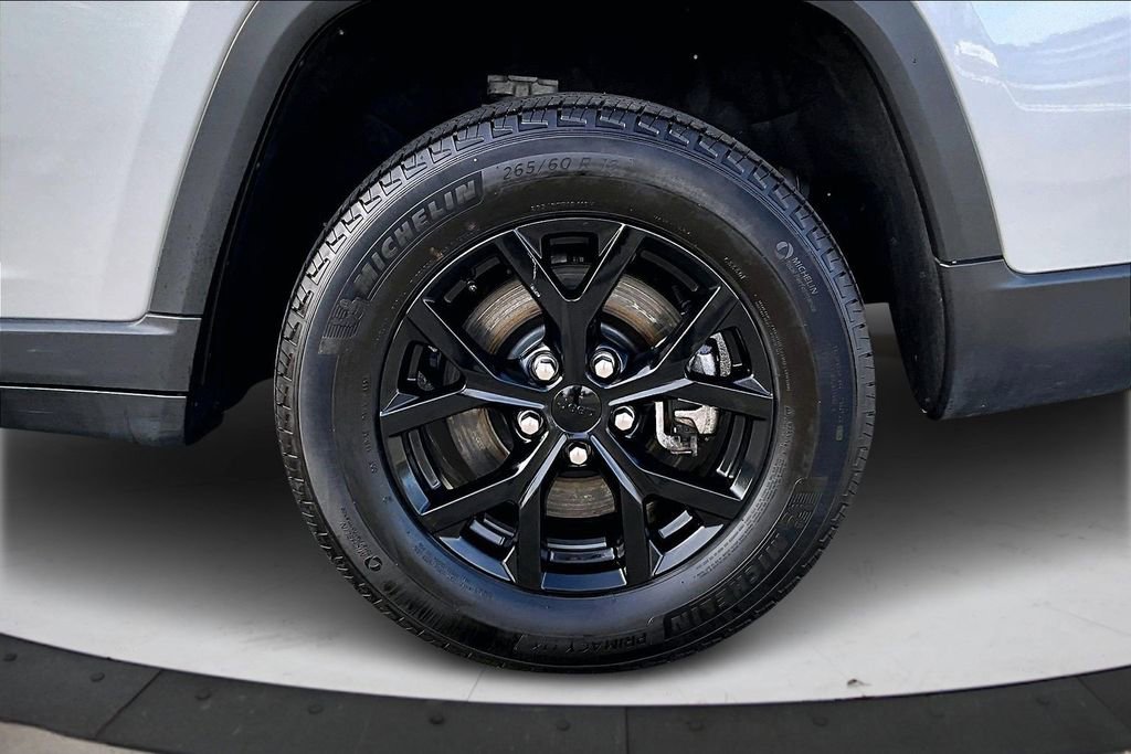 Used 2024 Jeep Grand Cherokee L Laredo image 34