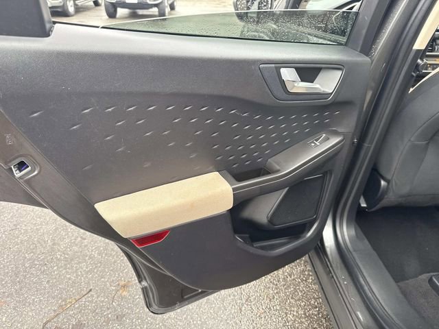 Used 2020 Ford Escape SE image 19