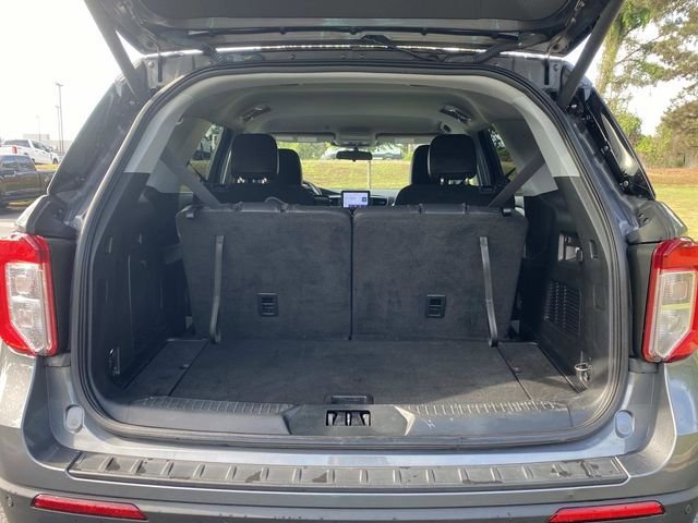 Used 2023 Ford Explorer XLT w/ Equipment Group 202A AWD/4WD image 8