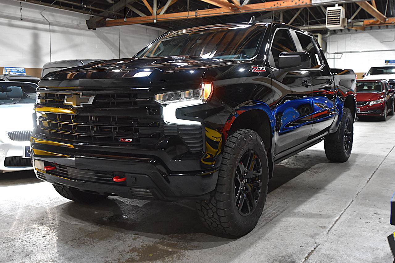 Used 2024 Chevrolet Silverado 1500 LT Trail Boss w/ Convenience Package II AWD/4WD image 4
