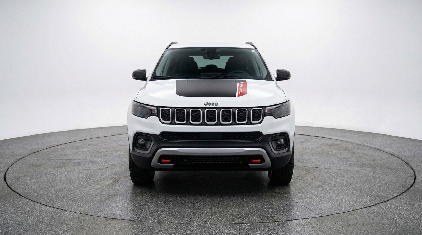 Used 2025 Jeep Compass Trailhawk image 2