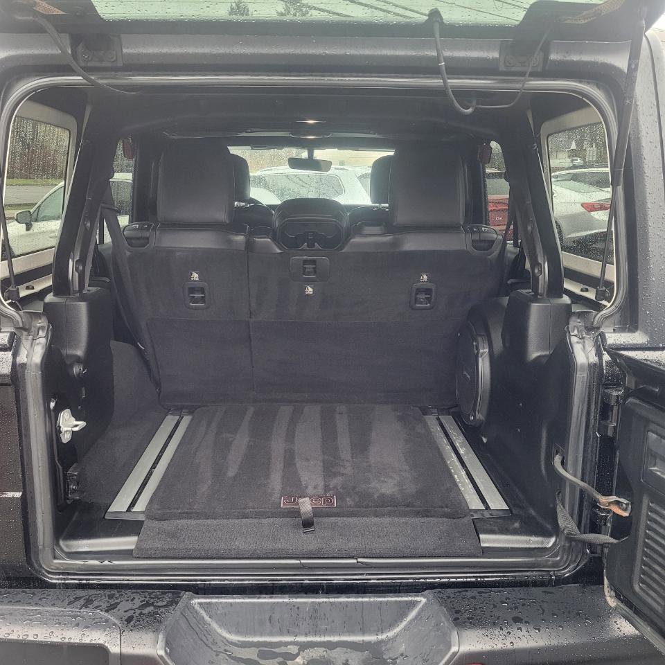 Used 2018 Jeep Wrangler Unlimited Rubicon w/ Dual Top Group image 35