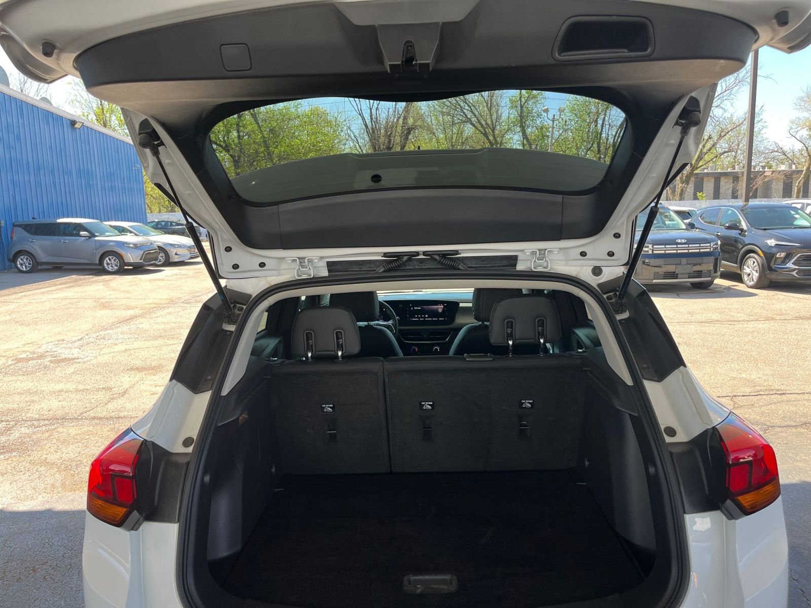 Used 2025 Buick Encore GX Preferred image 30