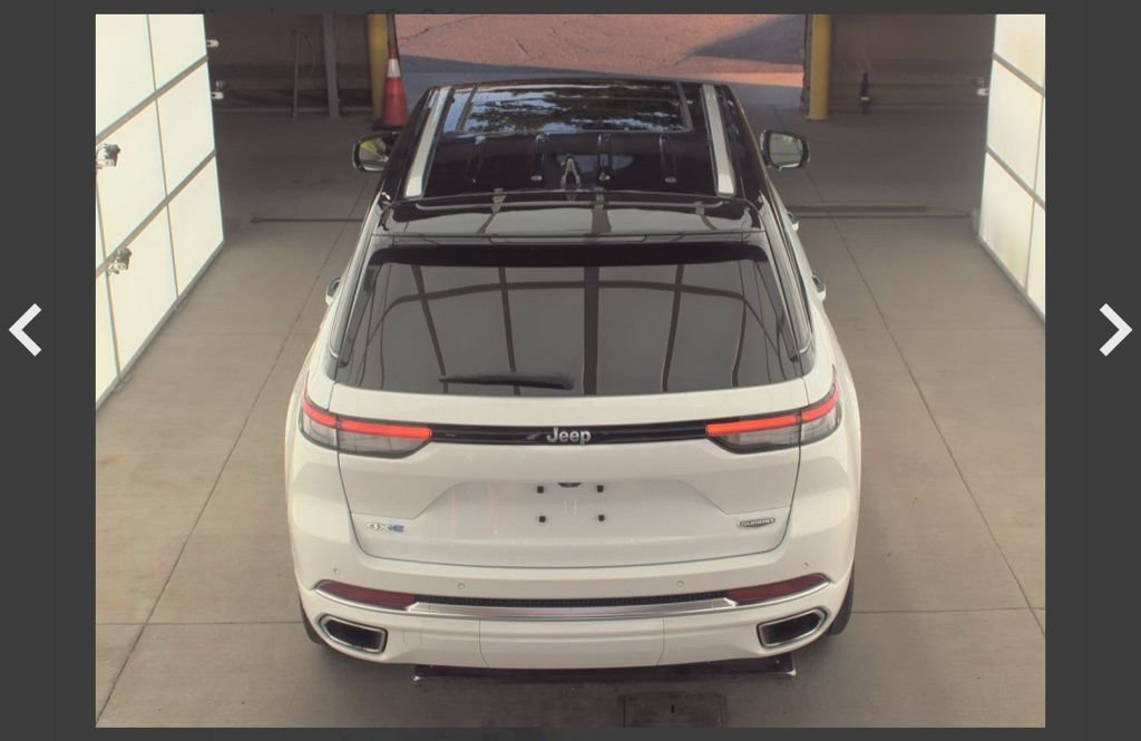 Used 2022 Jeep Grand Cherokee Summit image 4