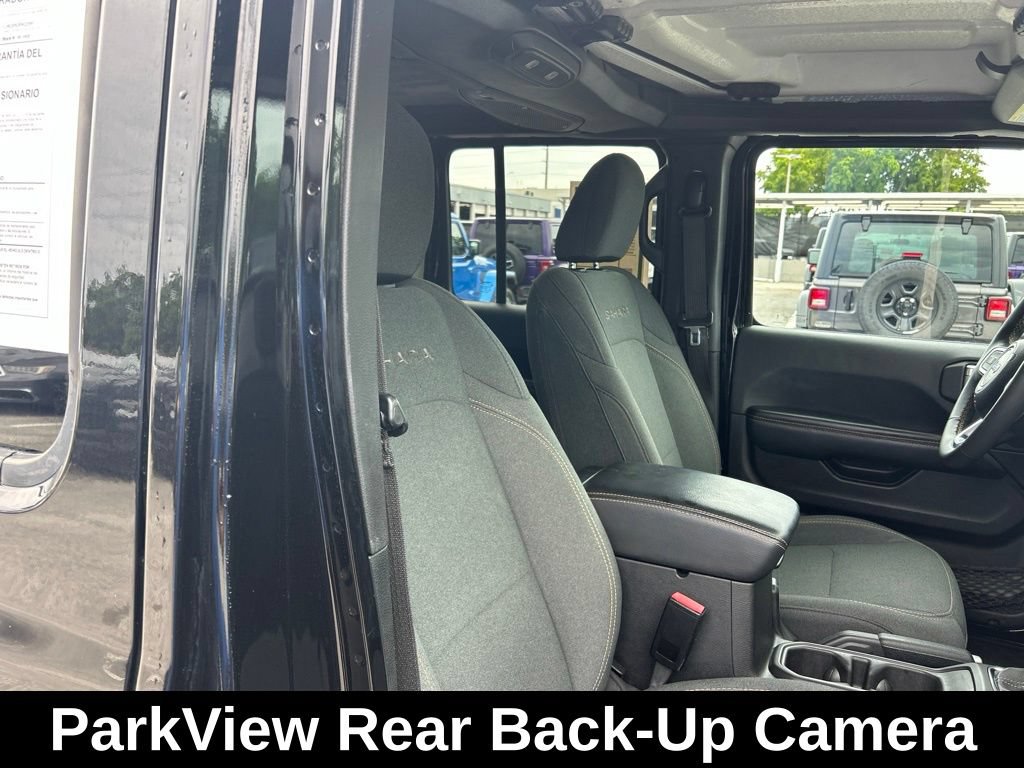 Used 2024 Jeep Wrangler Unlimited Sahara AWD/4WD image 23