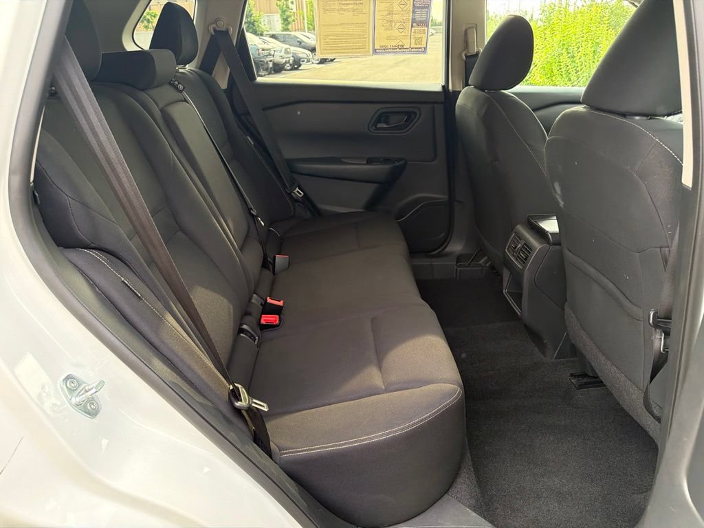 Used 2024 Nissan Rogue S AWD/4WD image 13