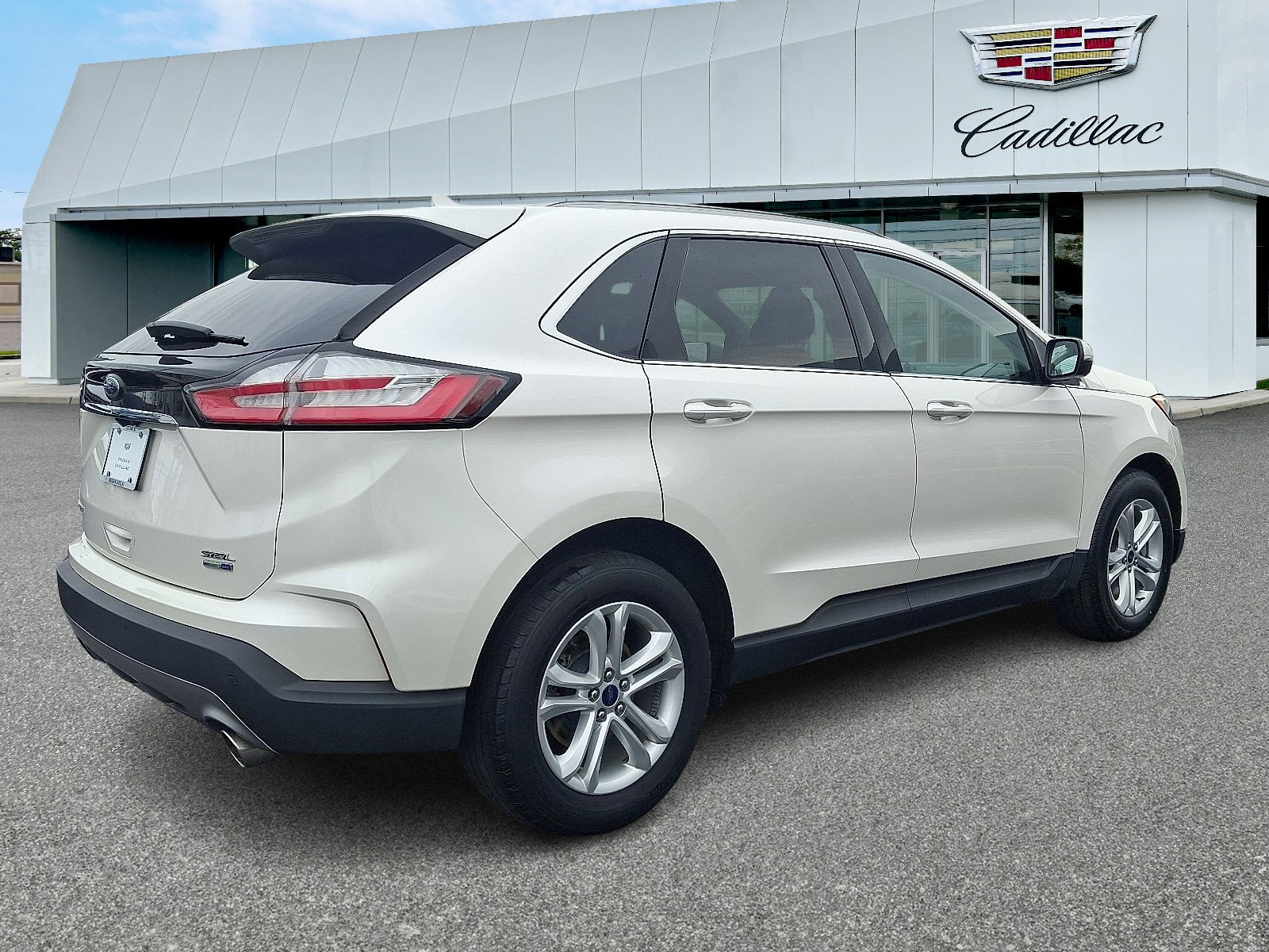 Used 2019 Ford Edge SEL w/ Equipment Group 201A image 6
