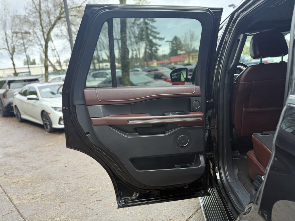 Used 2023 Ford Expedition Limited image 25