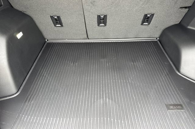 New 2026 GMC Terrain Elevation w/ Elevation Premium Package image 17