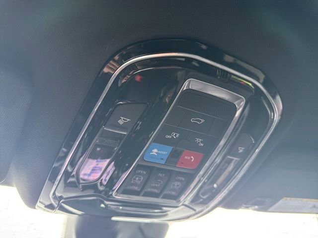 Used 2022 Jeep Grand Cherokee Summit w/ Advanced Protech Group IV image 37