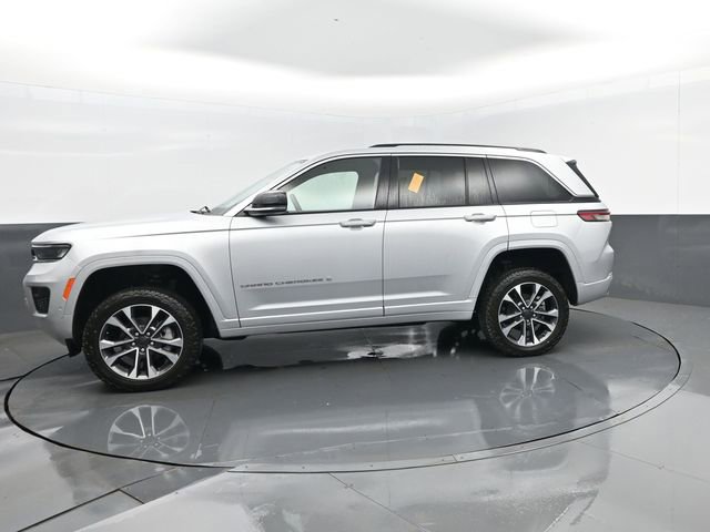Used 2023 Jeep Grand Cherokee Overland w/ Luxury Tech Group IV AWD/4WD image 5