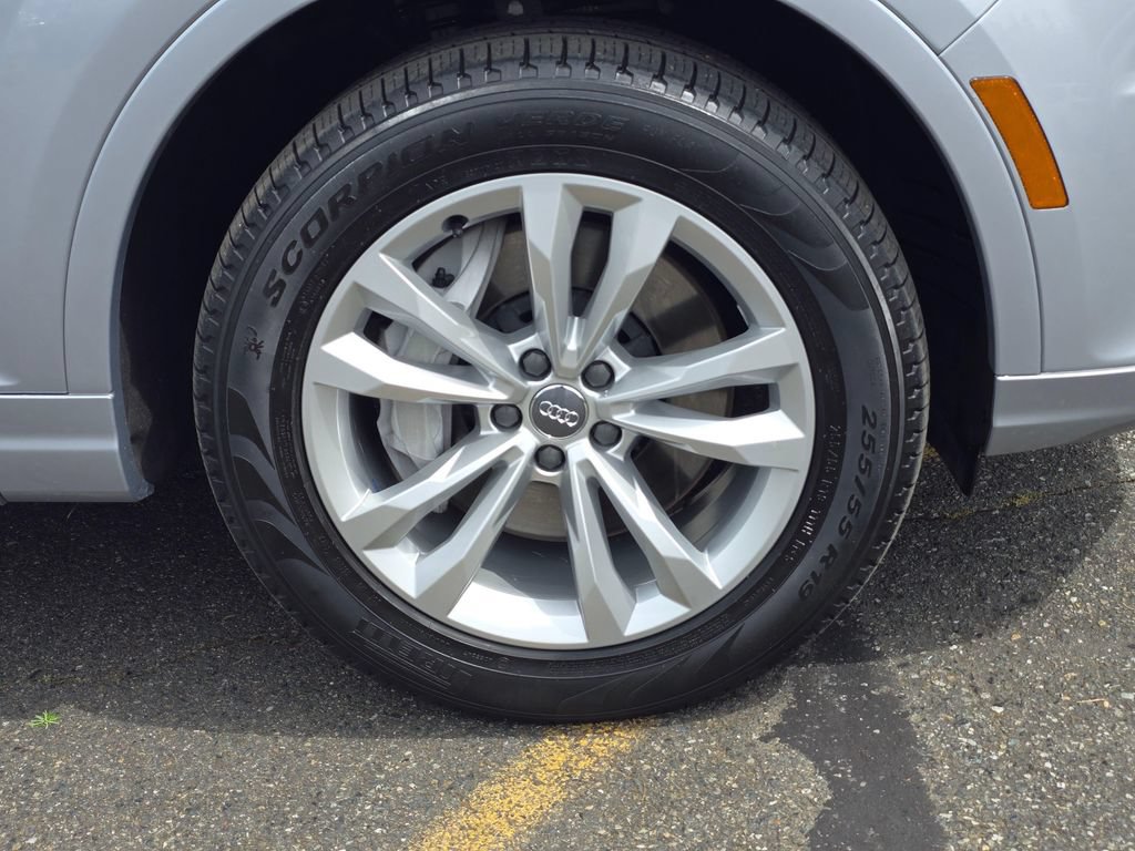 Used 2019 Audi Q7 3.0T Premium AWD/4WD image 8