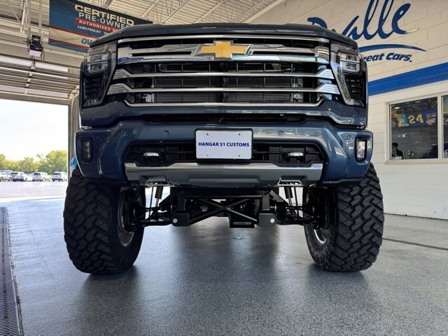 Used 2025 Chevrolet Silverado 2500 High Country w/ Technology Package image 2