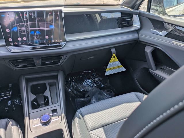 New 2026 Volkswagen Tiguan SE R-Line FWD image 18