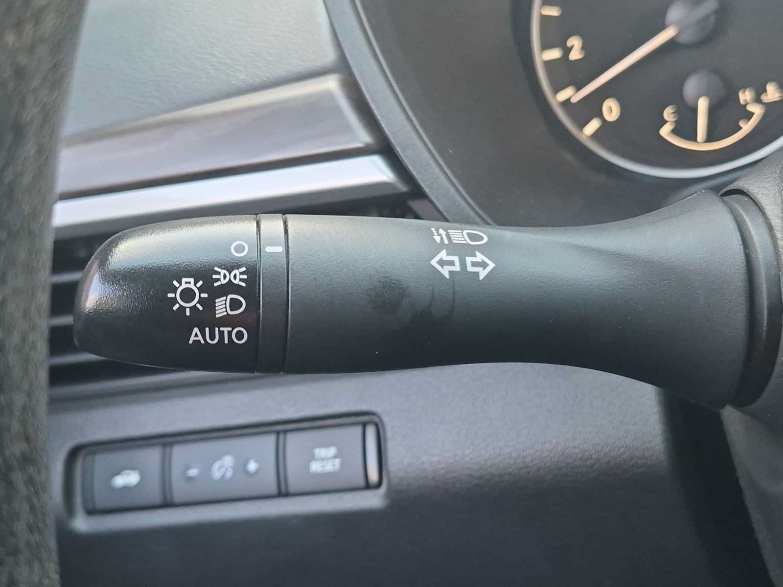 Used 2024 Nissan Altima 2.5 SV FWD image 26