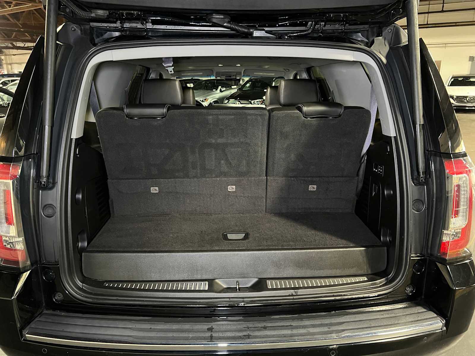 Used 2017 GMC Yukon Denali image 16