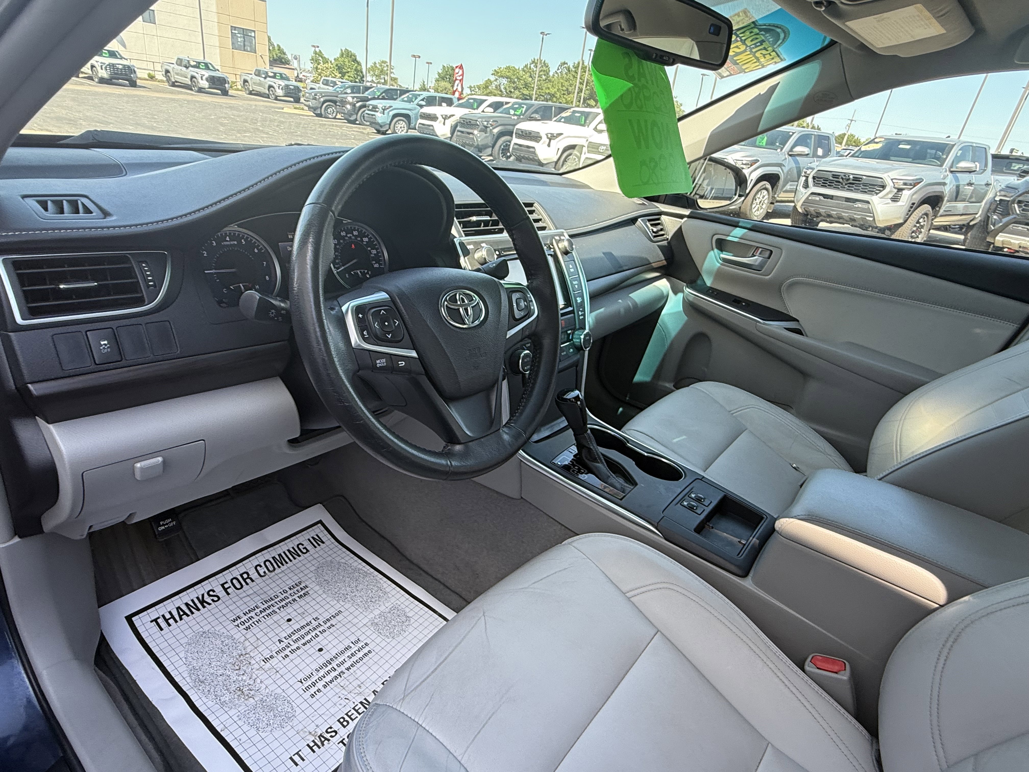 Used 2015 Toyota Camry XLE w/ Convenience Package FWD image 9