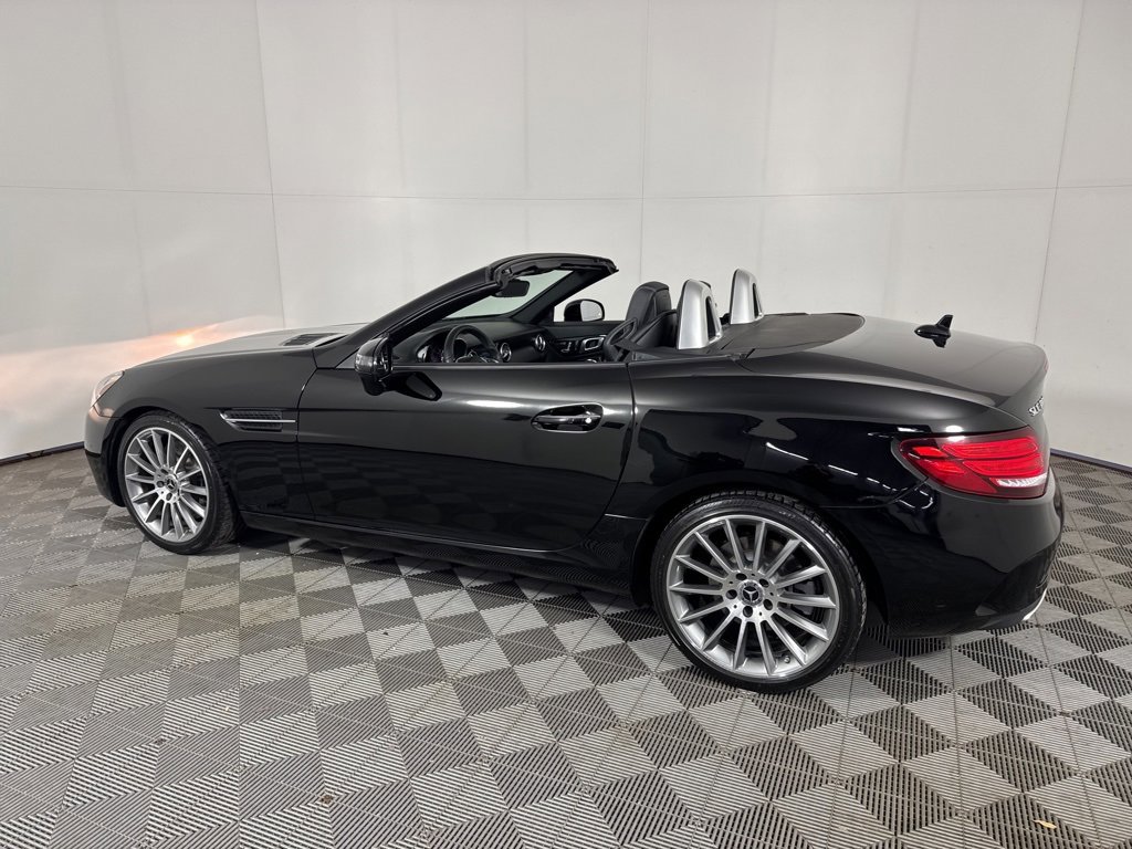 Used 2020 Mercedes-Benz SLC 300 image 3