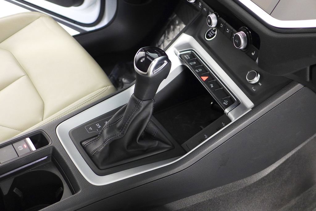 Used 2023 Audi Q3 2.0T Premium w/ Convenience Package image 15